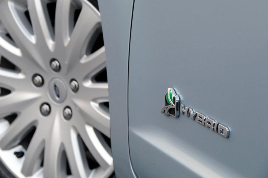  Ford Fusion Hybrid 2010 года  (US) (фото 84 из 111)
